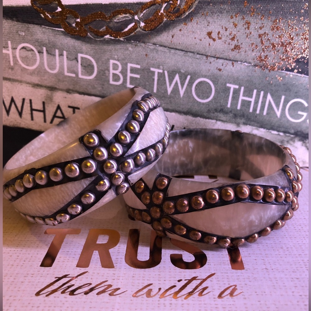 LUCITE STUDDED BANGLES Bronze/Silver Studs in Taupe/Beige Colours Fabulous Set